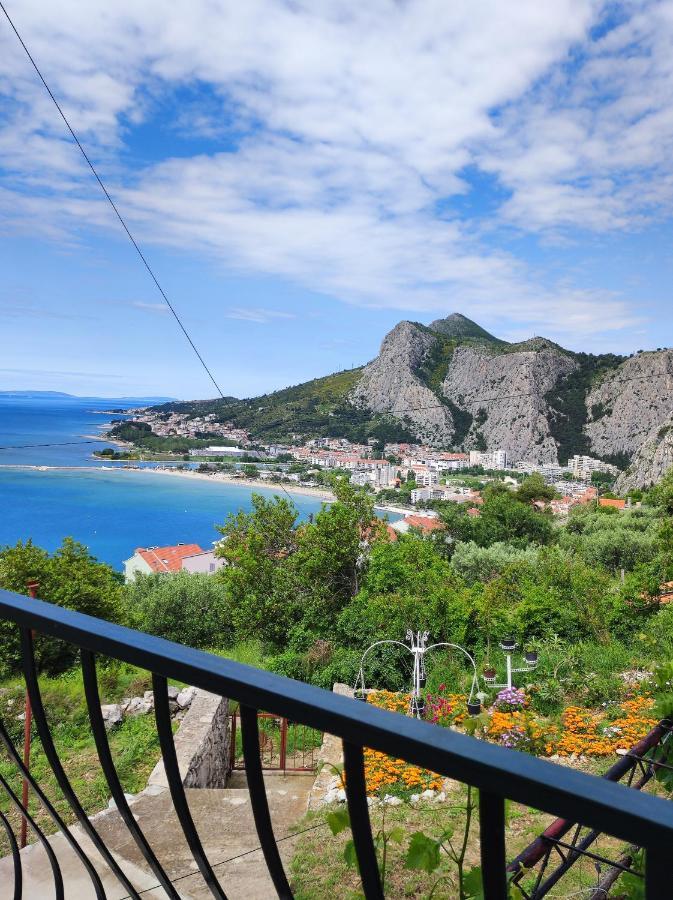 Apartment With 2 Balconies And Sea View Omiš Extérieur photo